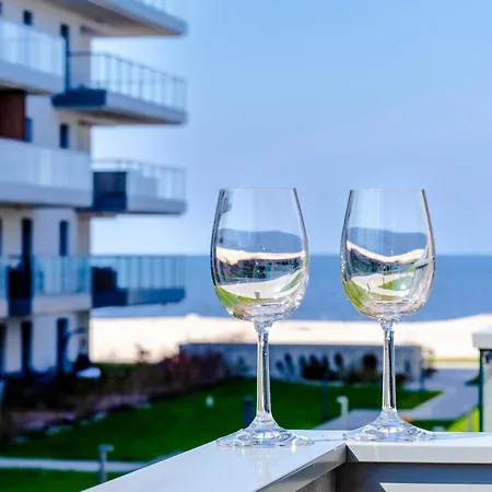 Apartament Linia Komfortu Gardenia Dziwnow Z Widokiem Na Morze Epapartamenty Exterior photo